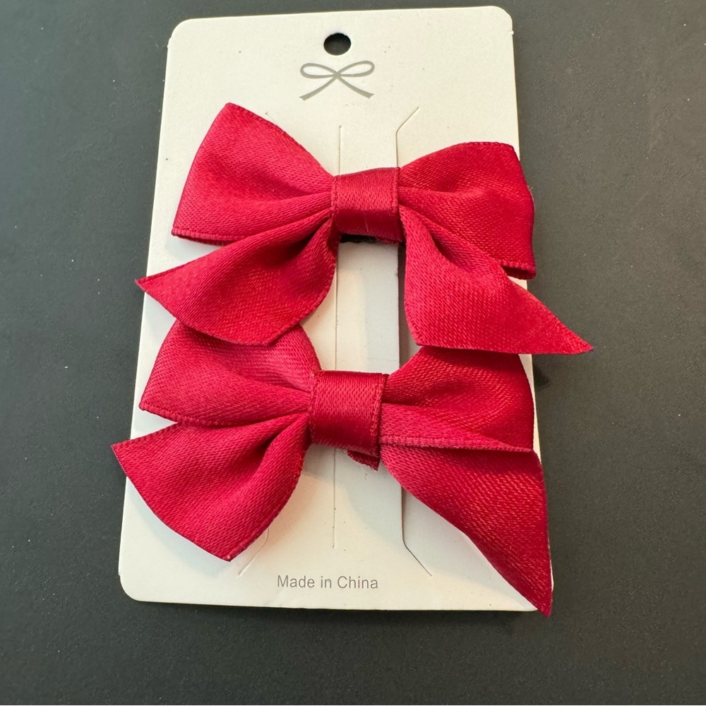 NWT 2pc Hair Bow Clips